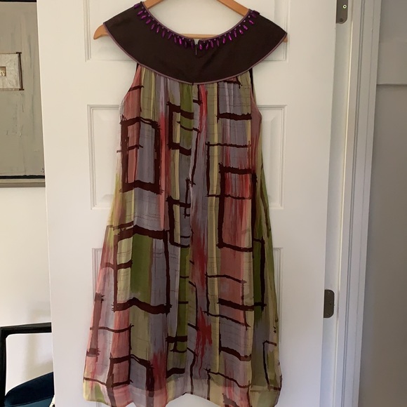 Saha Dress - Picture 4 of 5